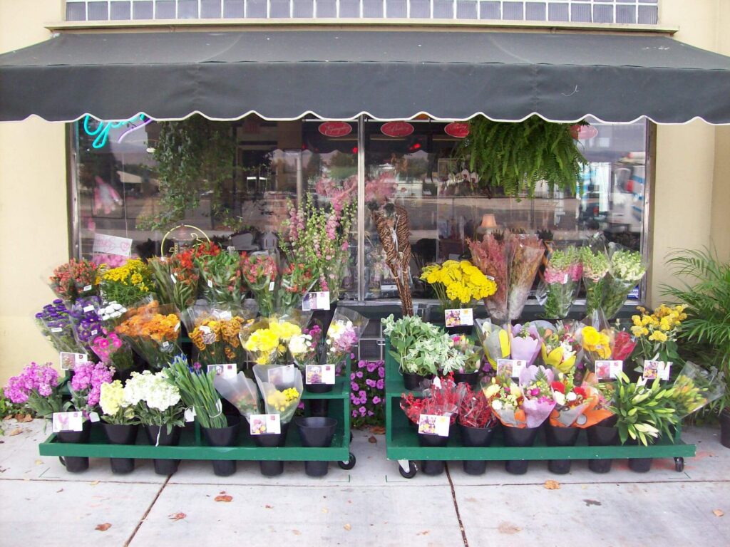 Hình: Cửa hàng kinh doanh hoa tươi
Nguồn: Internet