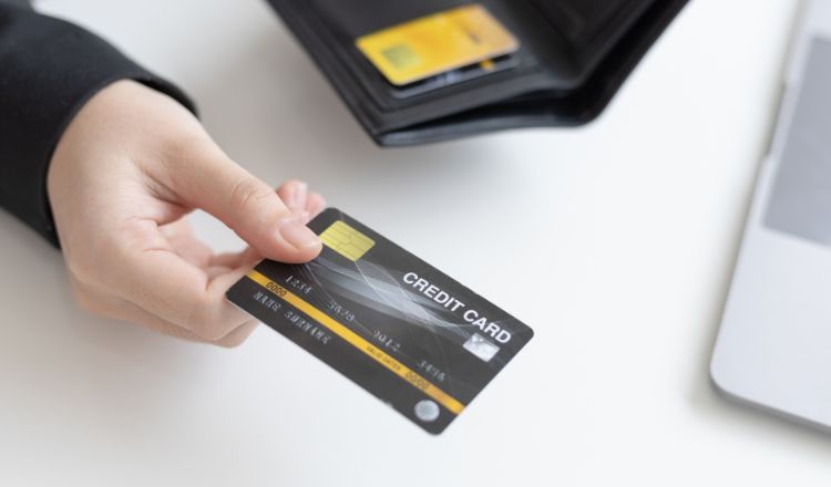Hình: Credit Card là gì?
Nguồn: Internet