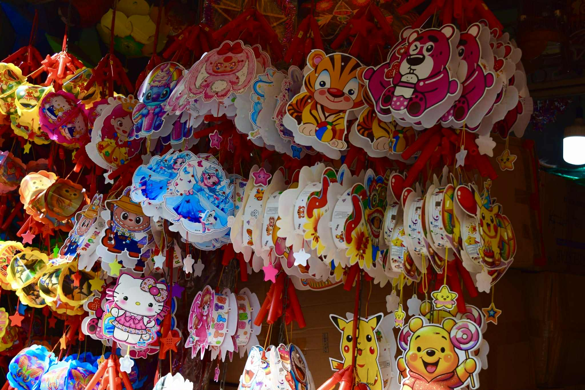lồng đèn chạy pin