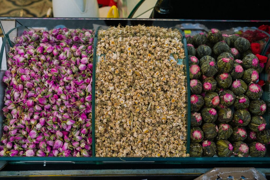 Trà hoa khô, trà thảo mộc.